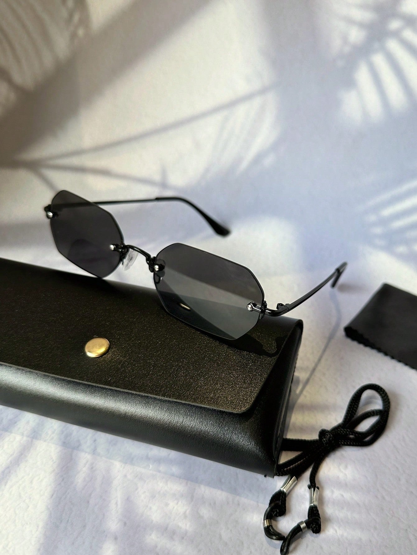 1pc Women's Geometric Pattern Copper Alloy Frameless Sunglasses, Fashionable And Sunshade, Suitable For Daily Clothing, Color Matching, Beach Vacation, Swimming Pool, Party, Casual Wear (With Glasses Box, Cleaning Cloth, Eyeglasses String) - Negative Apparel