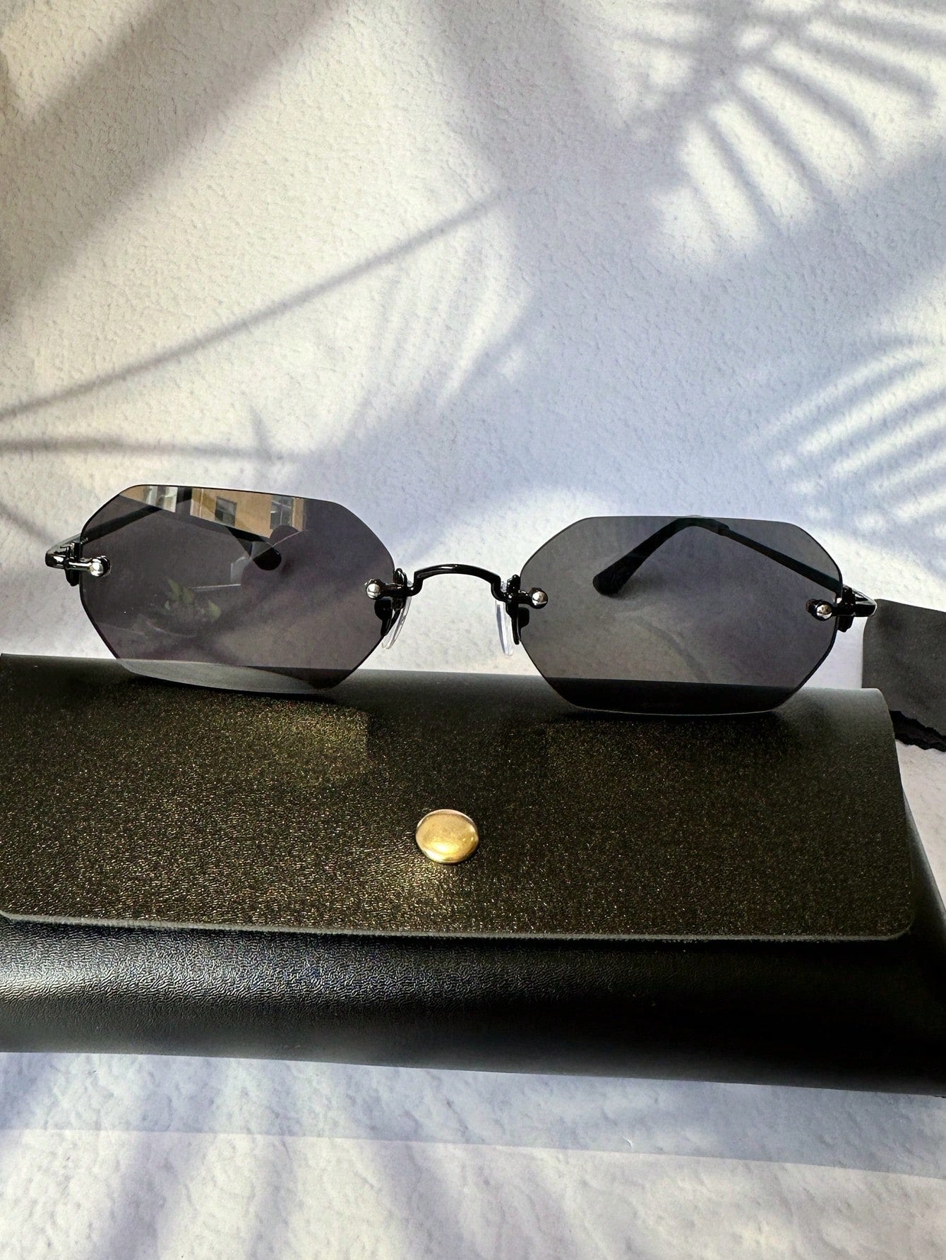 1pc Women's Geometric Pattern Copper Alloy Frameless Sunglasses, Fashionable And Sunshade, Suitable For Daily Clothing, Color Matching, Beach Vacation, Swimming Pool, Party, Casual Wear (With Glasses Box, Cleaning Cloth, Eyeglasses String) - Negative Apparel