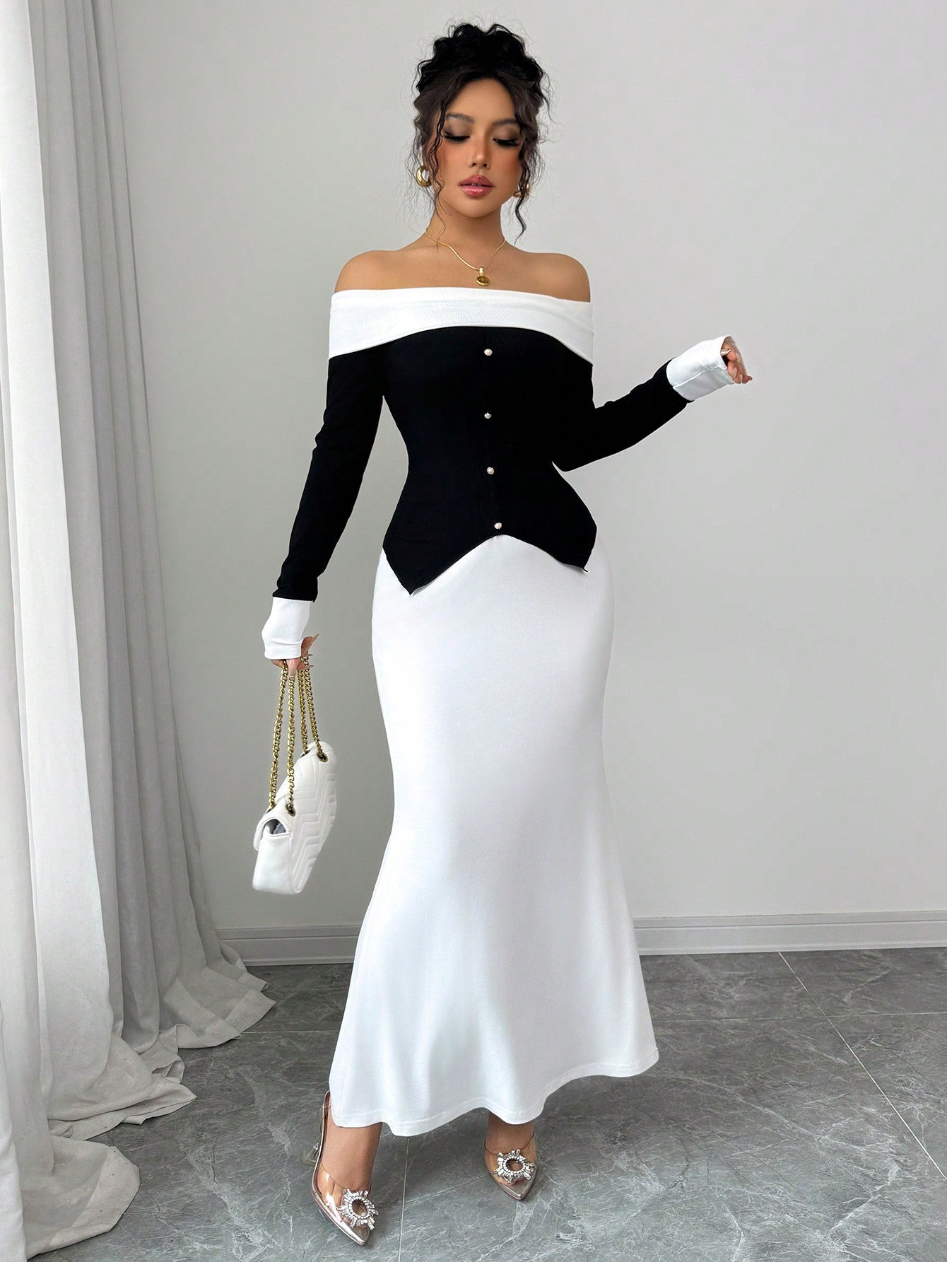 2pcs Women's Black And White Contrast Color Block Design Elegant Off Shoulder Long Sleeve Knit Sweater Top And Fitted Solid Color Mini Skirt Set, Spring/Autumn - Negative Apparel