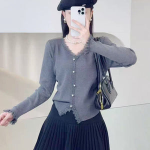 Andy velvet new lace splicing V - neck sweater knitted sweater pearl buckle age - reducing design women's foreign style top - Negative Apparel