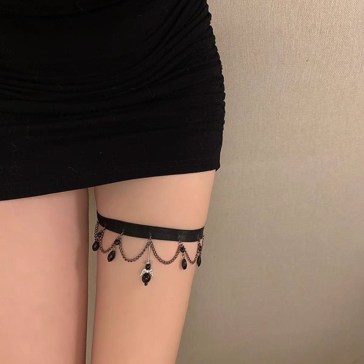 Multi-layer rhinestone tassel thigh ring chain dark Japanese Negative Apparel Multi-layer rhinestone tassel thigh ring chain dark Japanese Negative Apparel