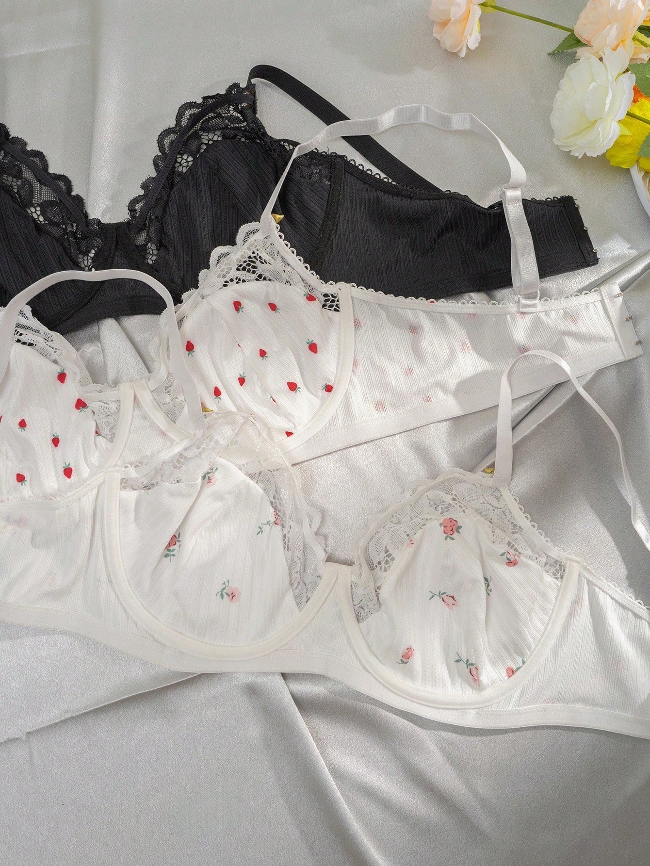 Plus 3pcs Contrast Lace Underwire Bra - Negative Apparel