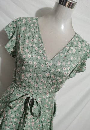 Self - designed V - neck Bohemian holiday style slim lace dress - Negative Apparel