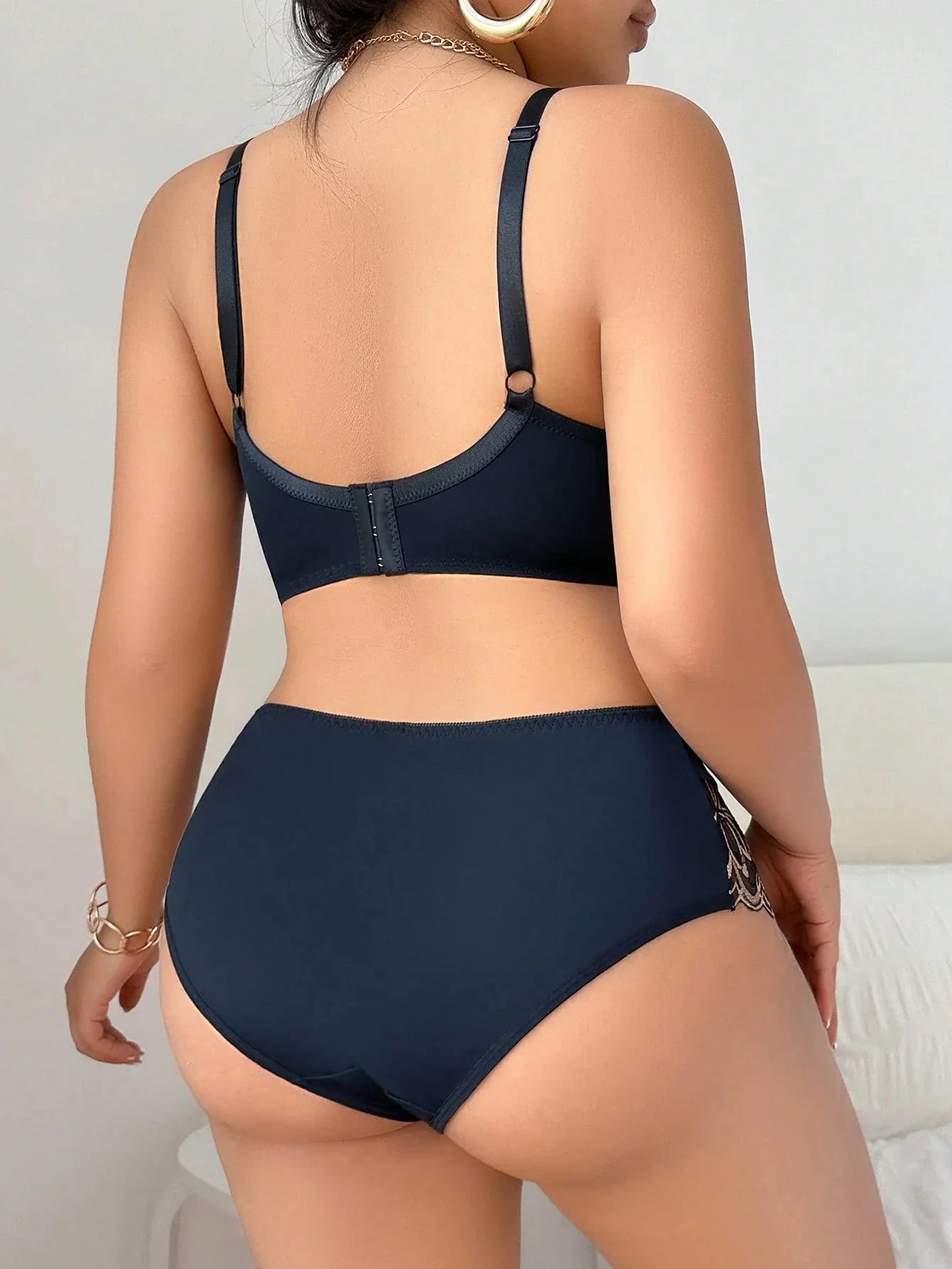 SHEIN 2pcs/Set Plus Size Lingerie Set, Lift & Support Bra With Sexy Lace Patchwork Design And Matching Panty - Negative Apparel