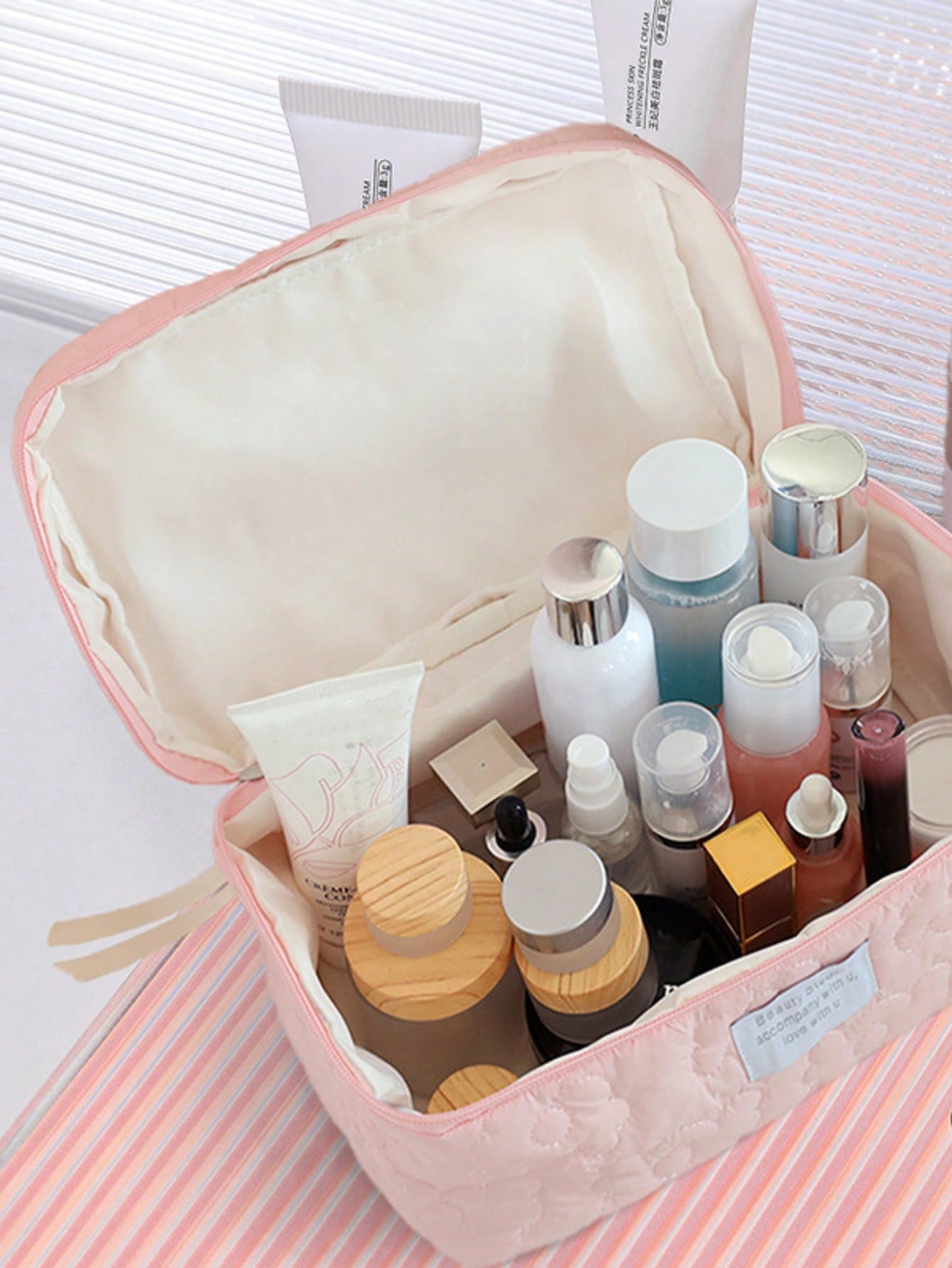 1pc Quilting Soft White Large Capacity Portable Travel Storage Makeup Bag - Negative Apparel