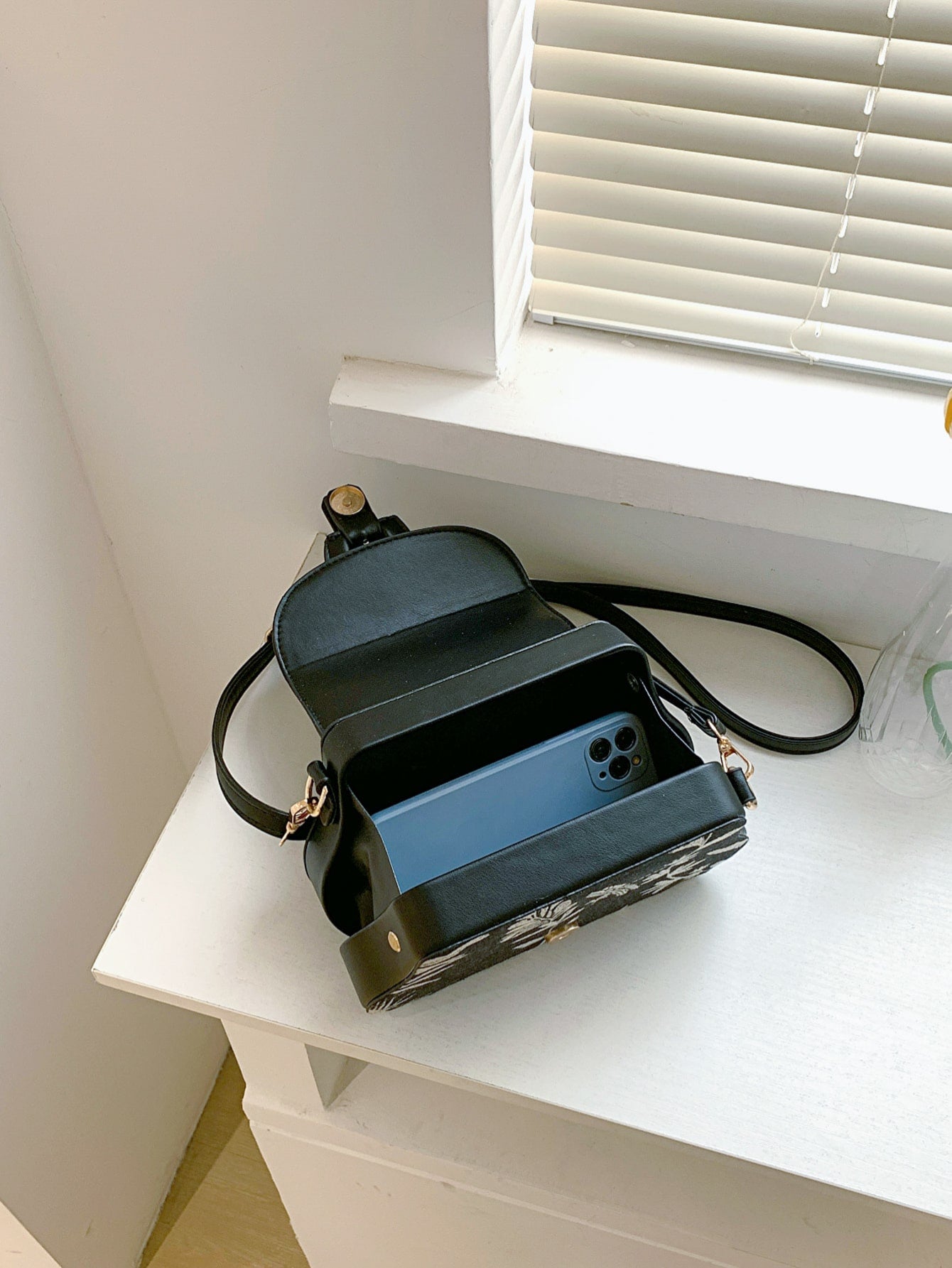 Plant Pattern Buckle Decor Flap Square Bag - Negative Apparel