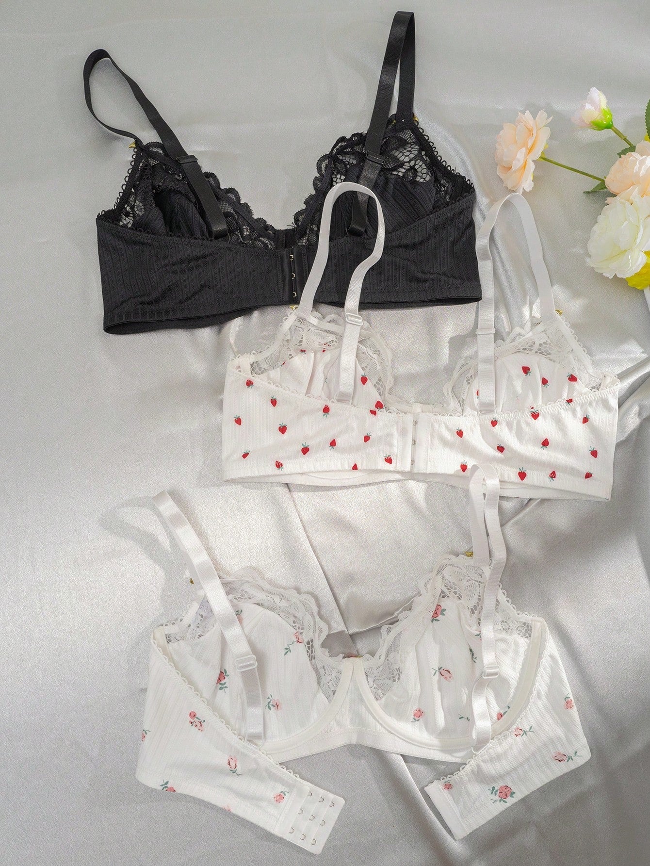 Plus 3pcs Contrast Lace Underwire Bra - Negative Apparel