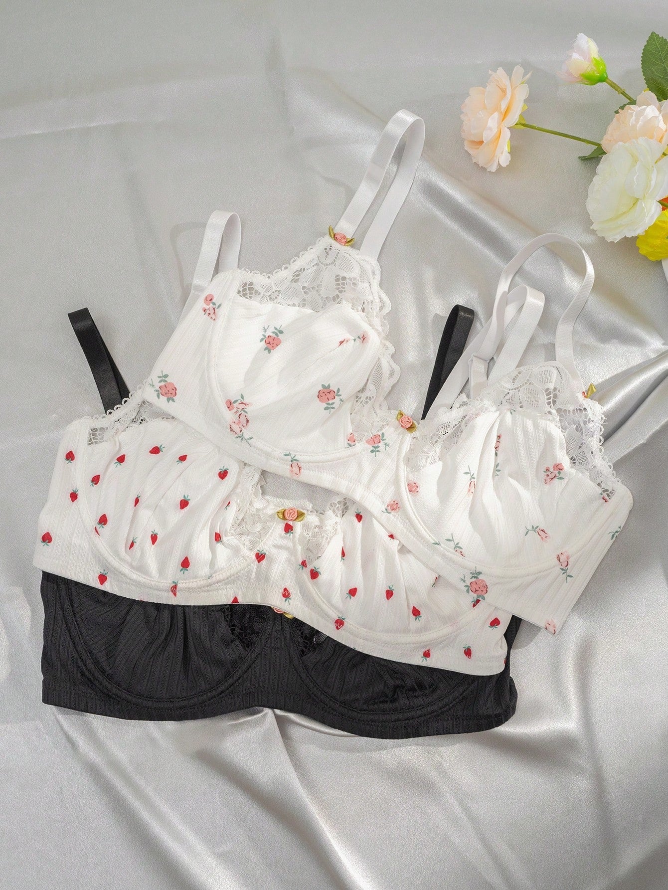 Plus 3pcs Contrast Lace Underwire Bra - Negative Apparel