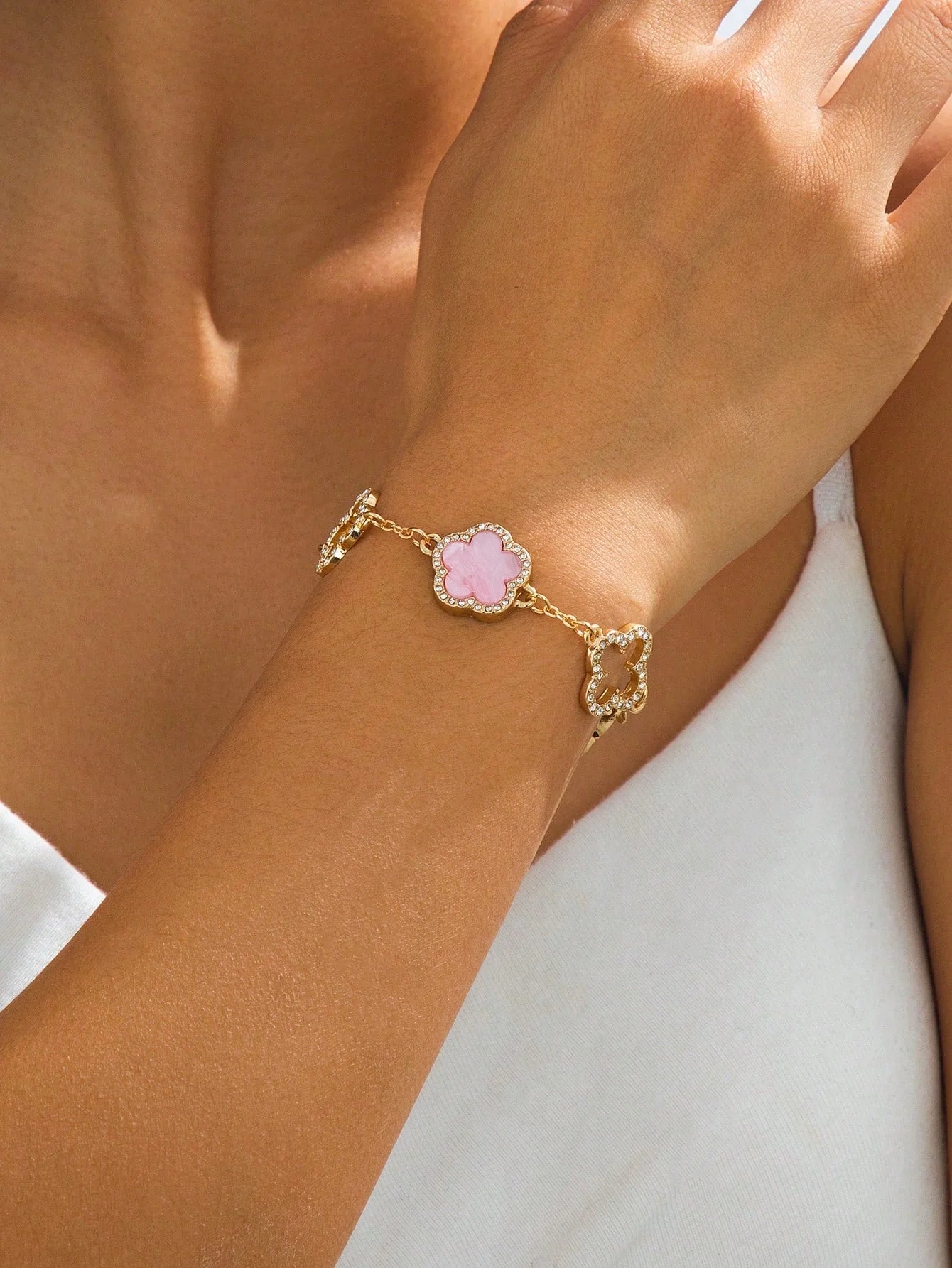 1pc Luxury Elegant Rhinestone Hollow Clover & Flower Charm Bracelet FD - Negative Apparel