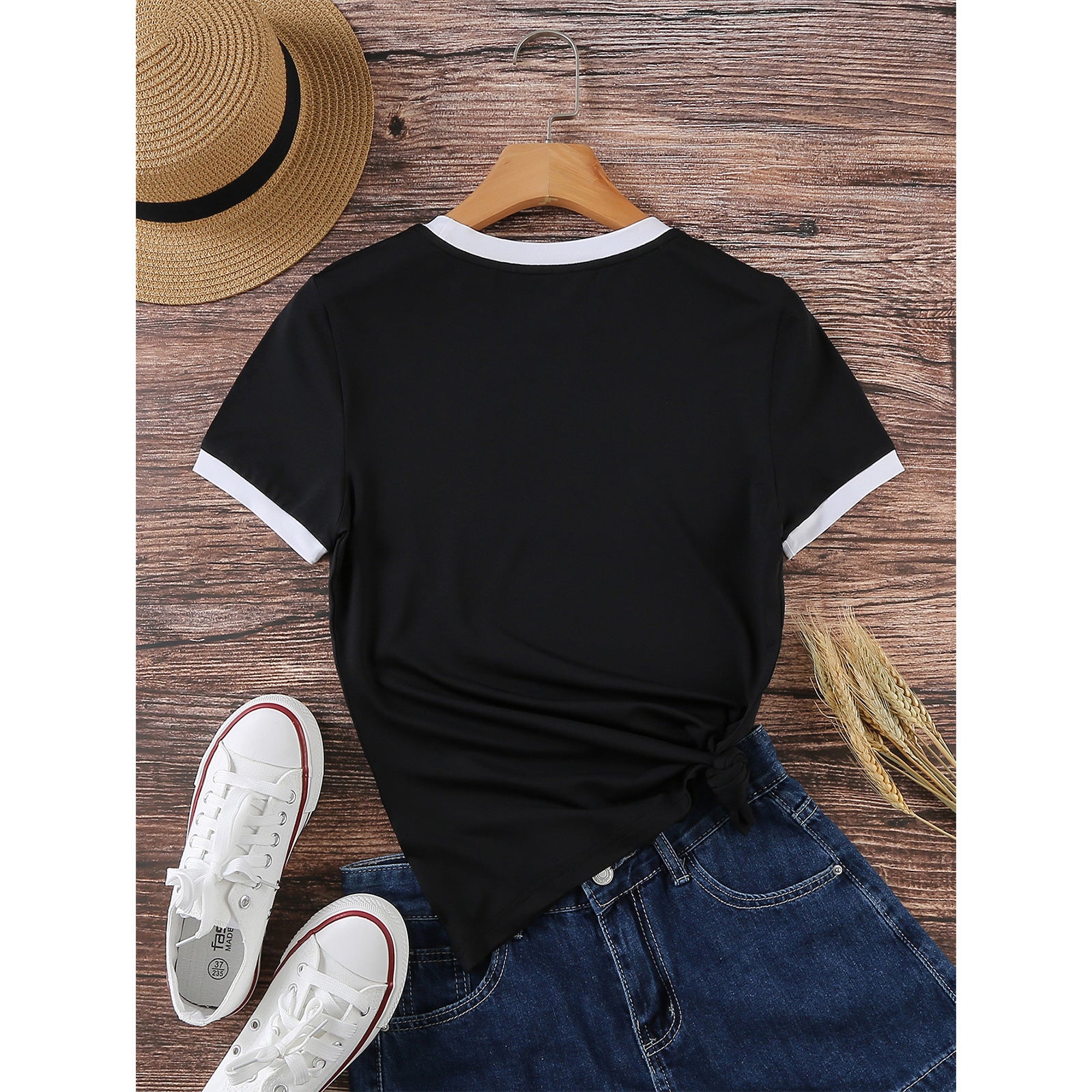 Summer black and white contrast color matching casual slim women's T-shirt simple versatile top