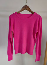 Knitted short top bottoming shirt autumn and winter 2021 new slim-fitting long-sleeved round neck with high-waisted sweater women's wholesale