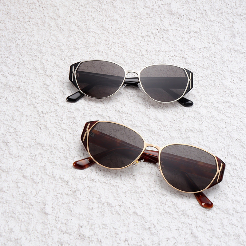 Metal Cat Eye Sunglasses with Case