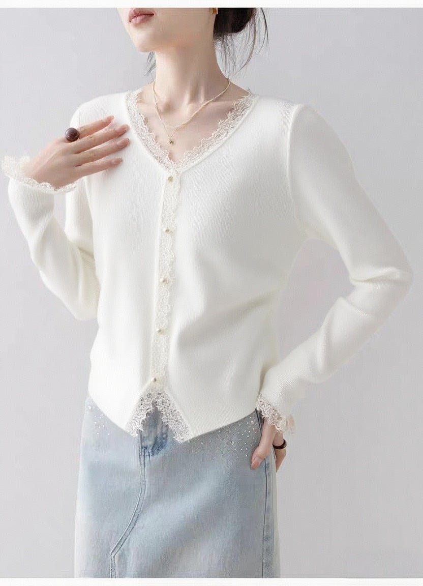 Andy velvet new lace splicing V - neck sweater knitted sweater pearl buckle age - reducing design women's foreign style top - Negative Apparel