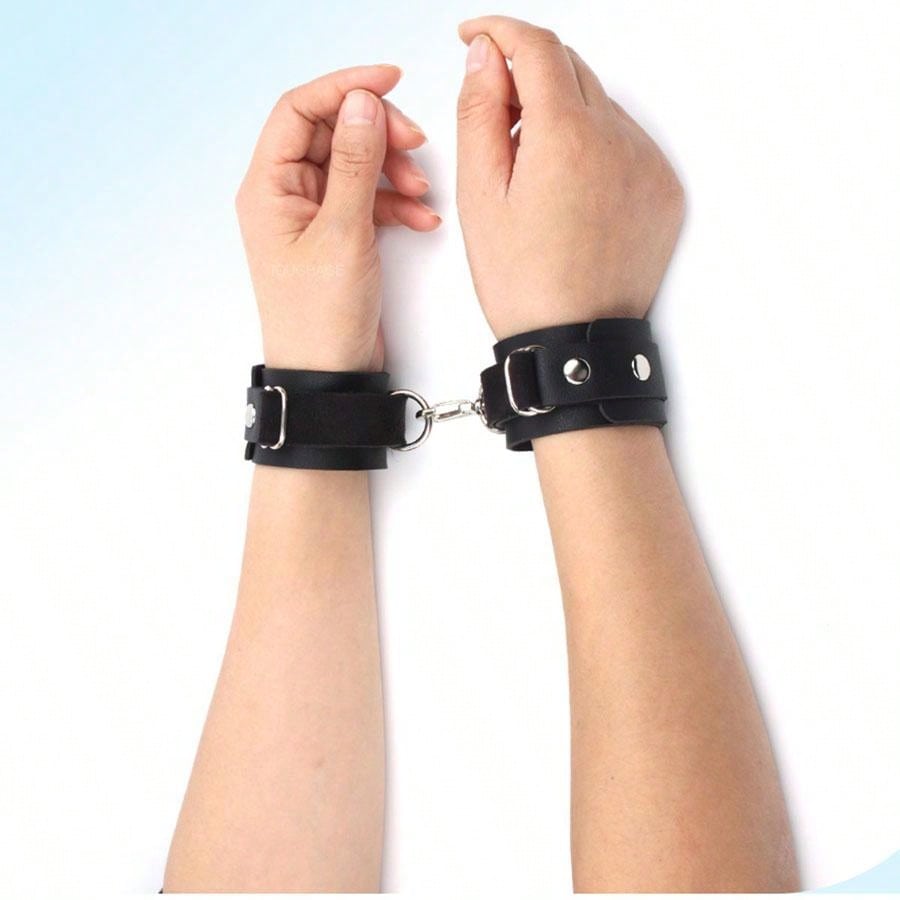 Halloween Decoration New Creative Soft Fabric Safety Handcuffs, Non - Injury Police & Thief Play Prop, Funny Prank Suppliesesposas,Handcuffs Party,Hand Cuffs Police - Negative Apparel