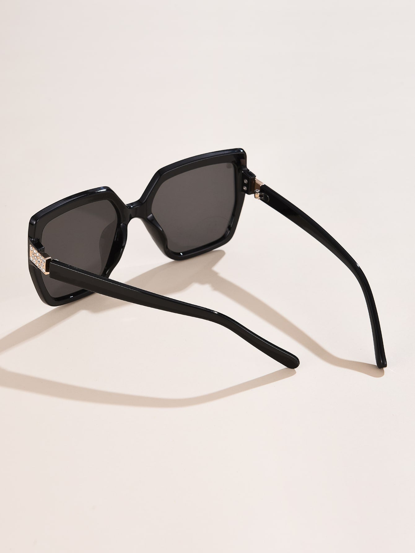 Oversized Frame Fashion Glasses for a Trendy Vintage Boho Look to Travel - Negative Apparel