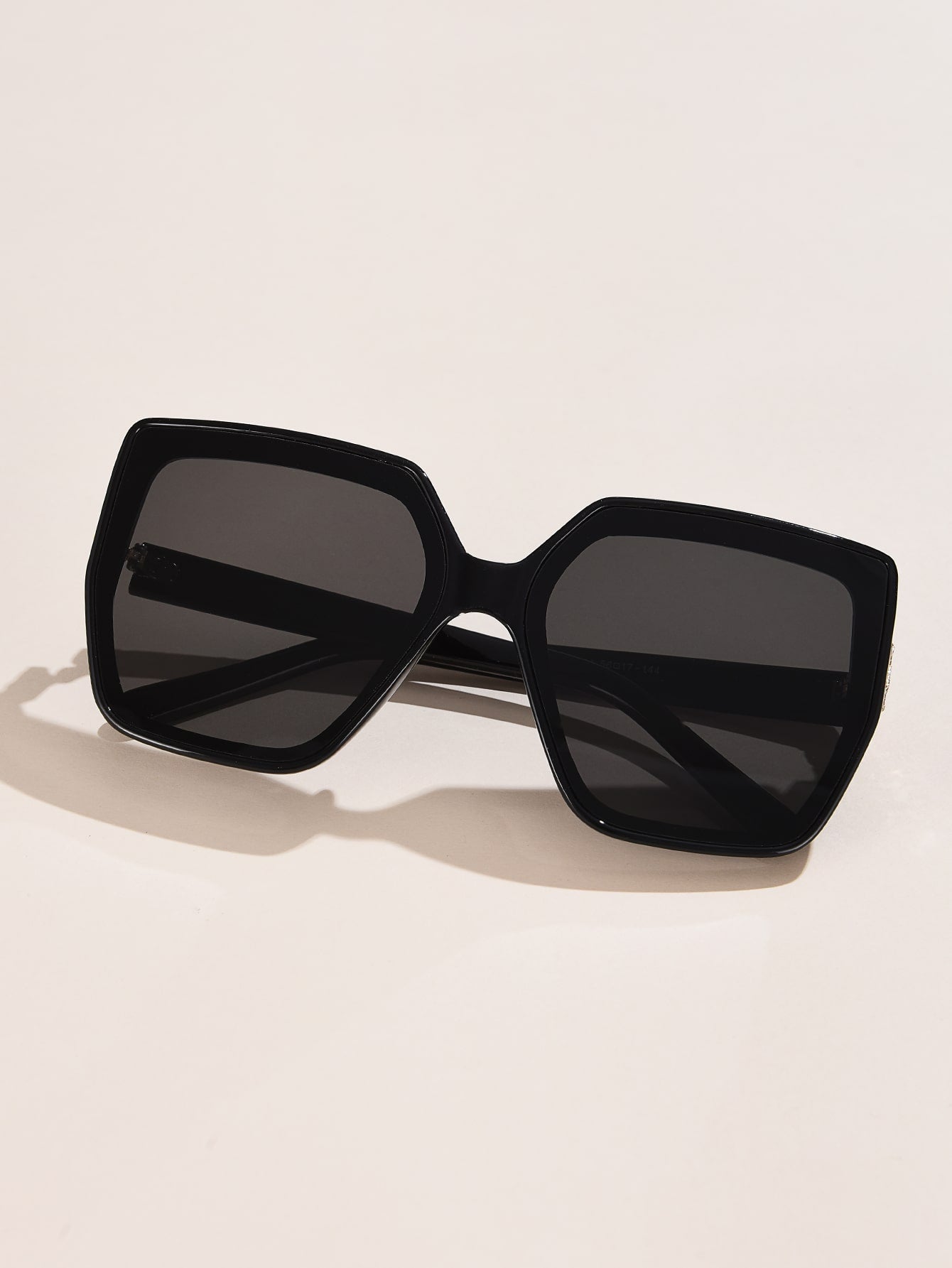 Oversized Frame Fashion Glasses for a Trendy Vintage Boho Look to Travel - Negative Apparel