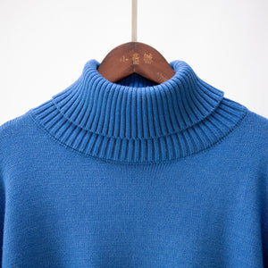 Premium solid color turtleneck sweater - Negative Apparel