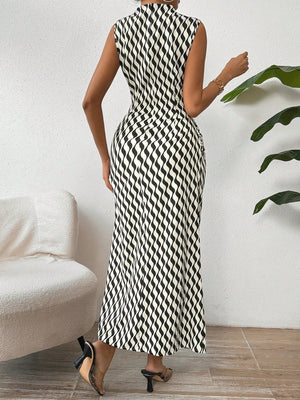 SHEIN Privé Women'S Stand Collar Wave Striped Sleeveless Dress - Negative Apparel
