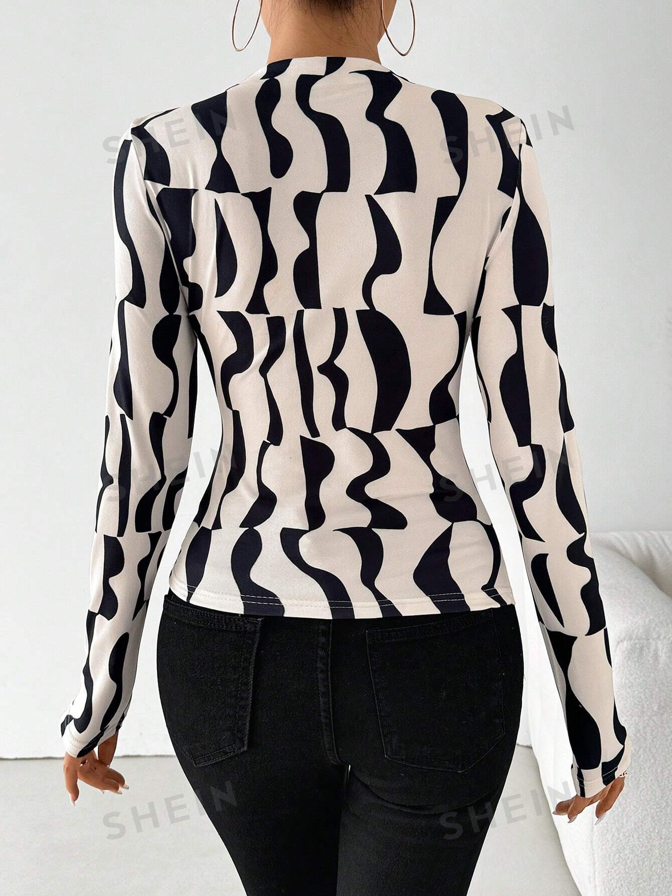 SXY Geometric Print Ruched Stand Collar Long Sleeve T-Shirt - Negative Apparel