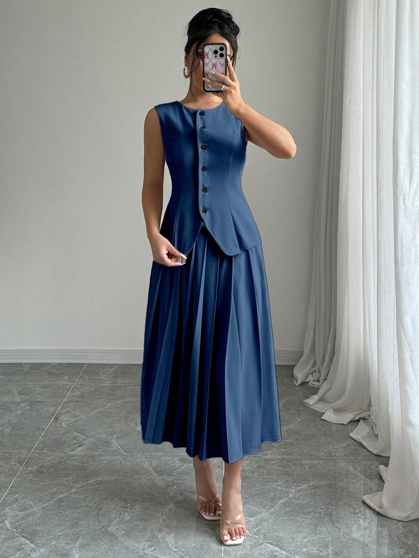 dress blue deltas Solid & Striped Delta Midi Poplin Marina M / Marina Blue Made from a soft cotton and spandex blend Dress Uniform Female Dress Blue