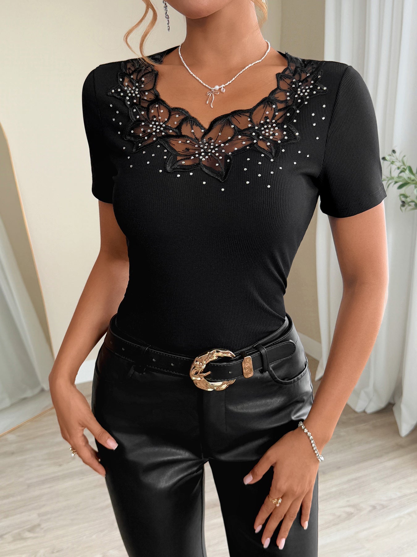 Women's solid color rhinestone patch slim short - sleeved women's T-shirt - Negative Apparel