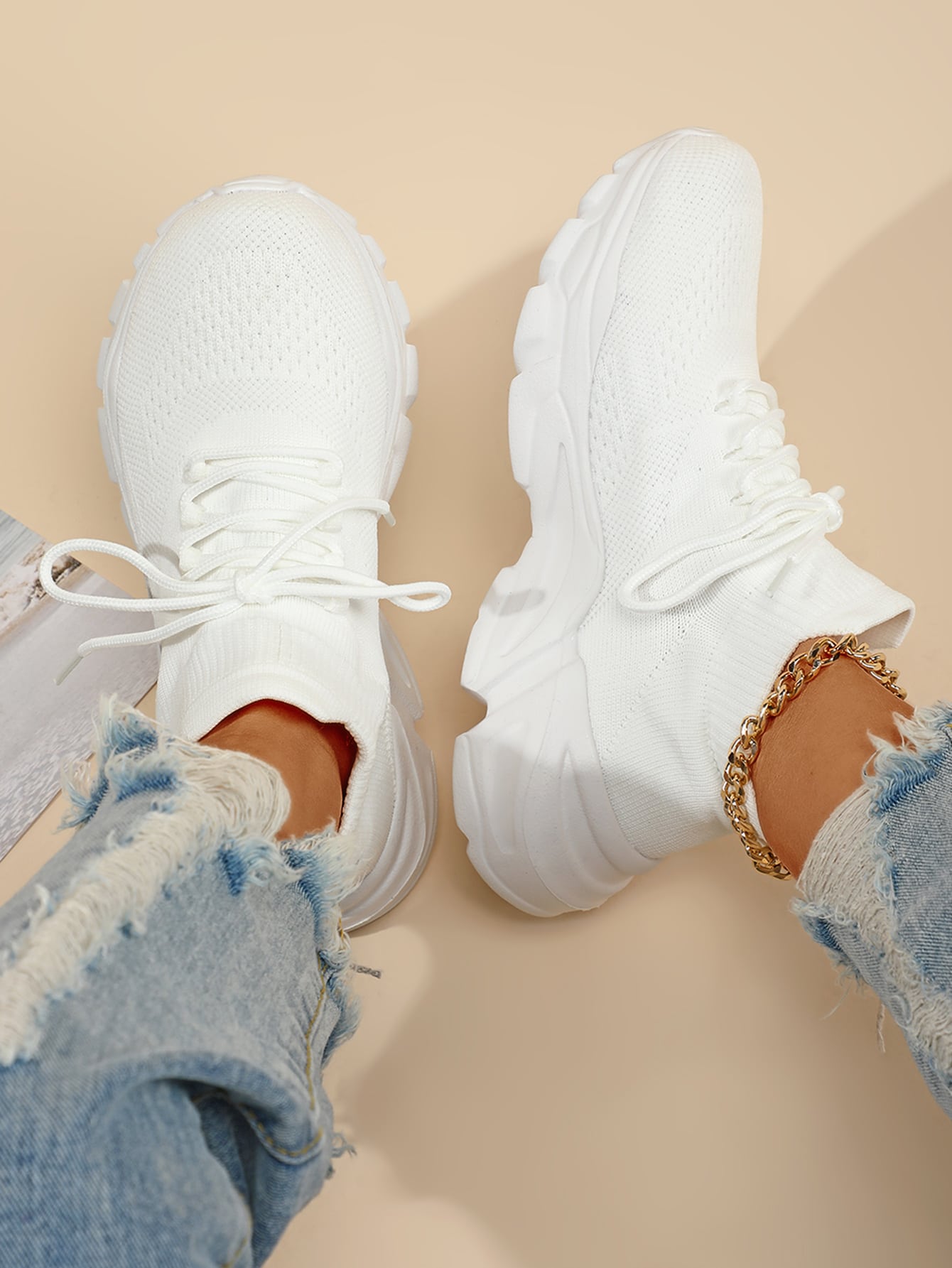Lace up Front High Top Chunky Sneakers White Color Running Shoes With Solid Color Shoelaces For