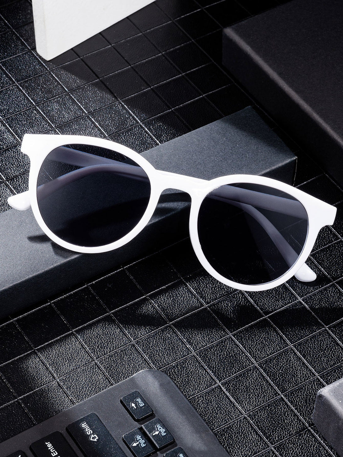 Round Frame Fashion Glasses - Negative Apparel