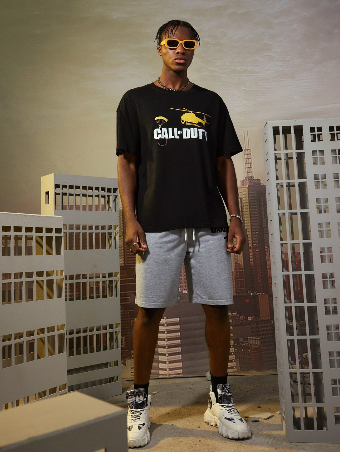 SHEIN Call of Duty Guys Letter Graphic Tee - Negative Apparel