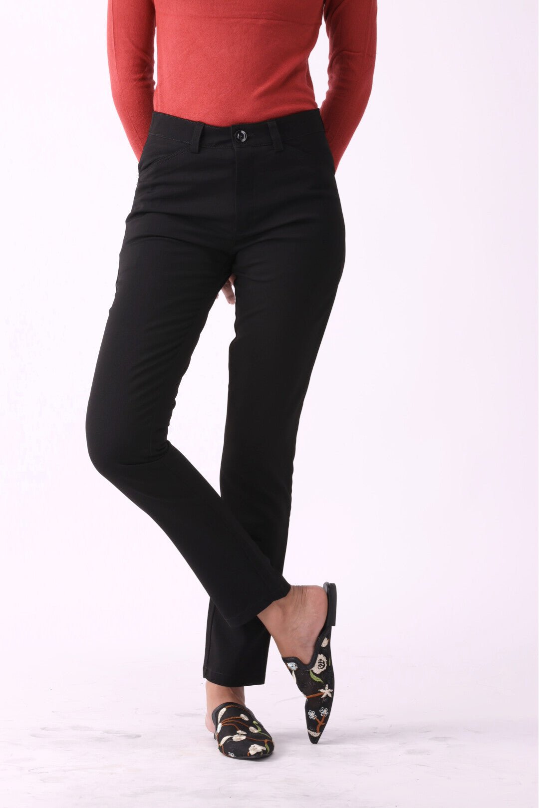 SHEIN Essnce Solid Dual Pockets Cropped Carrot Pants